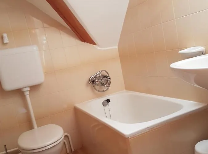 Valentin Haz בית הארחה